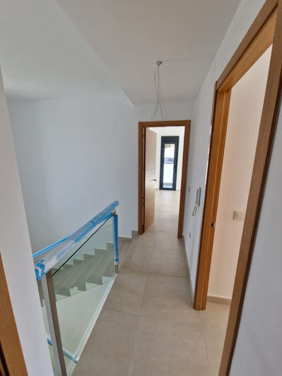 Image No.9-4 Bed House for sale