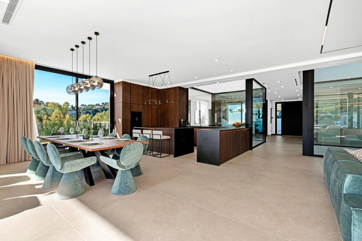 Image No.14-6 Bed House for sale