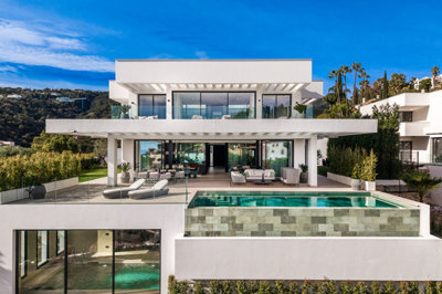 1 - El Madroñal, House