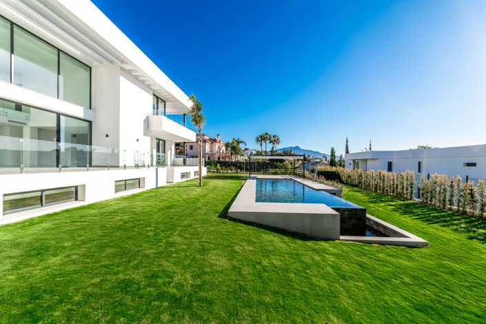Image No.17-6 Bed House for sale