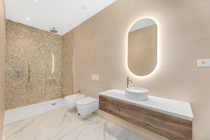 Image No.28-6 Bed House for sale