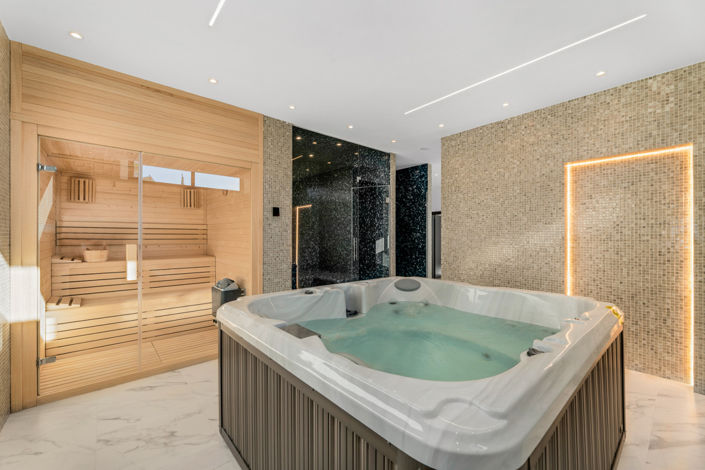 Image No.7-6 Bed House for sale