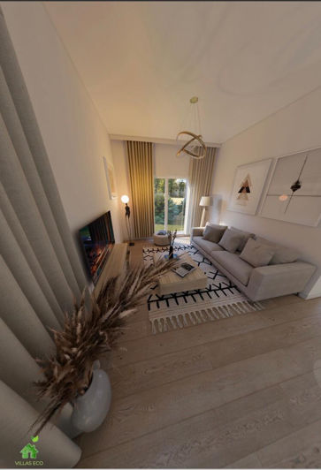 Image No.8-8 Bed House for sale