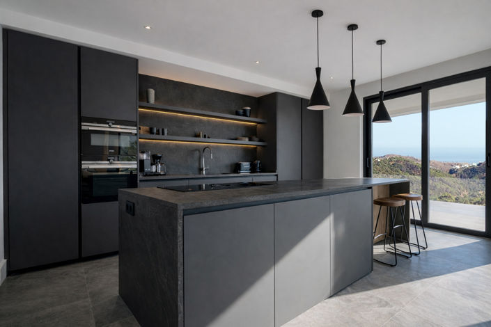 Image No.3-4 Bed House for sale