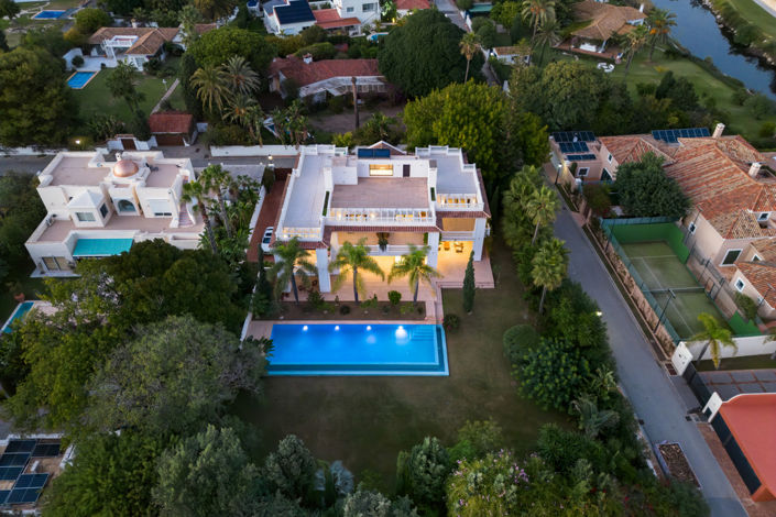 Image No.2-Maison de 7 chambres à vendre à Estepona