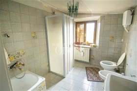 Image No.21-2 Bed House for sale