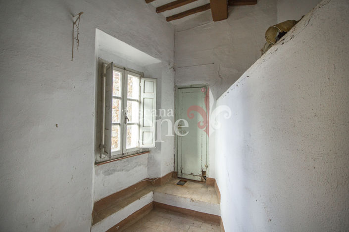 Image No.10-4 Bed House for sale