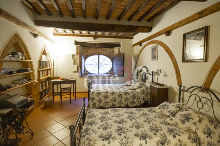 Image No.13-2 Bed House for sale