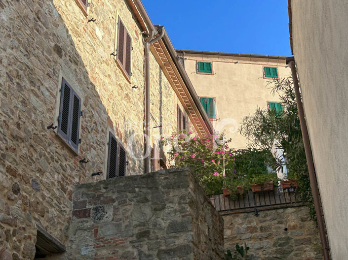 Image No.11-6 Bed House for sale