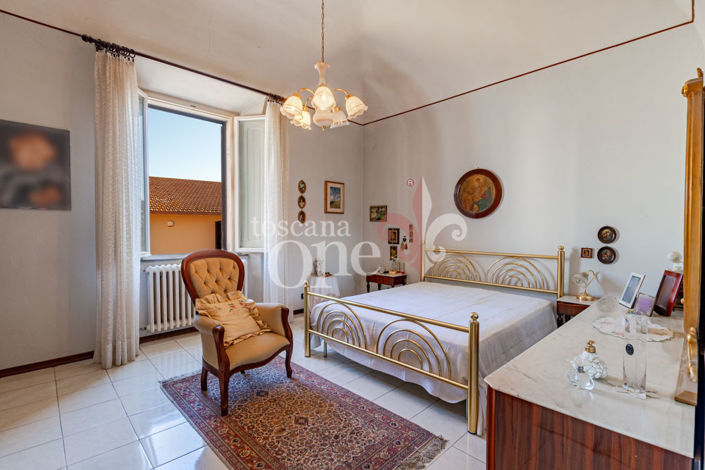 Image No.15-4 Bed House for sale