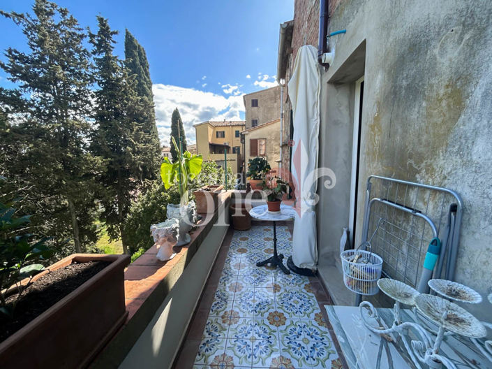 Image No.20-2 Bed Apartment for sale