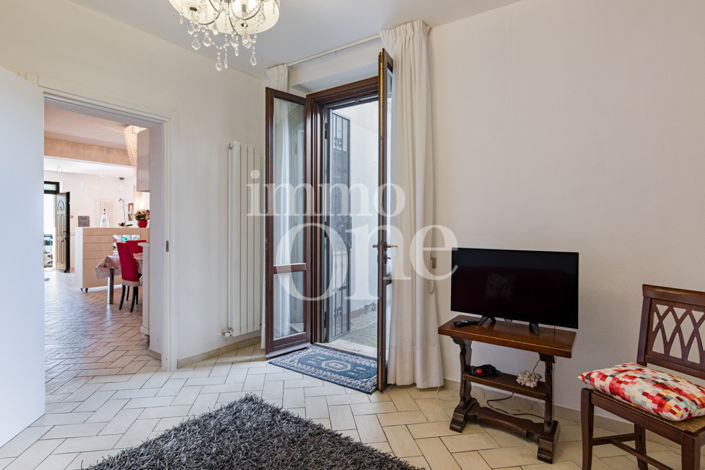 Image No.10-3 Bed House for sale