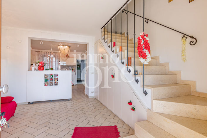 Image No.3-3 Bed House for sale