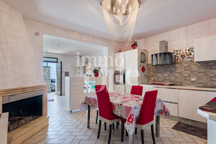 Image No.7-3 Bed House for sale