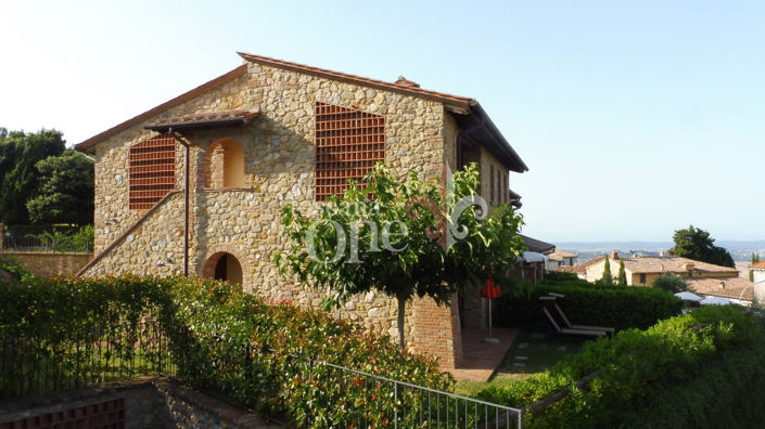 Image No.17-3 Bed Apartment for sale