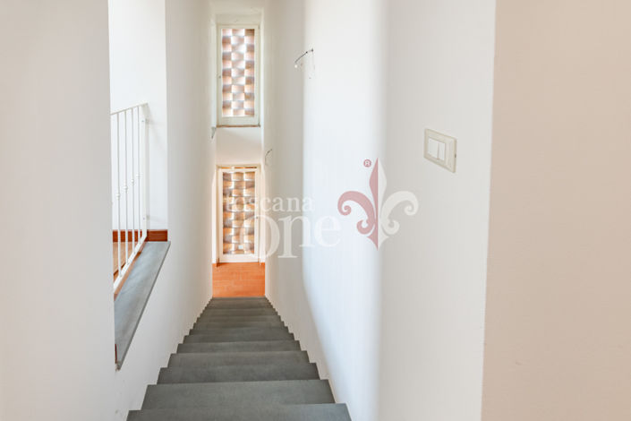 Image No.11-3 Bed House for sale