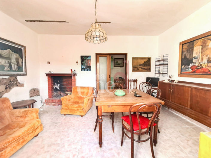 Image No.10-3 Bed House for sale