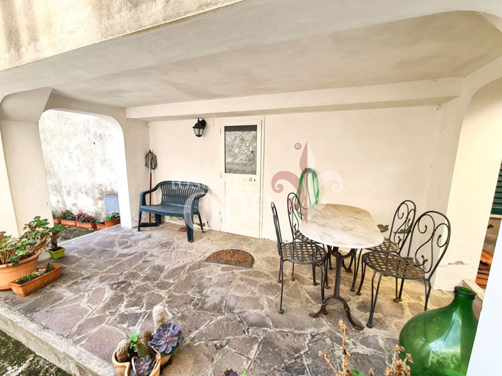 Image No.11-3 Bed House for sale