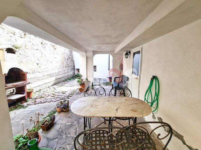 Image No.17-3 Bed House for sale