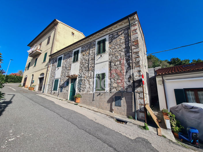 Image No.21-3 Bed House for sale