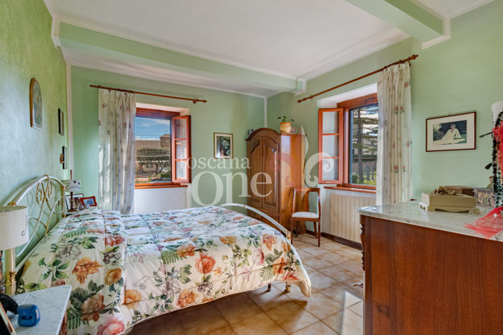 Image No.24-4 Bed House for sale