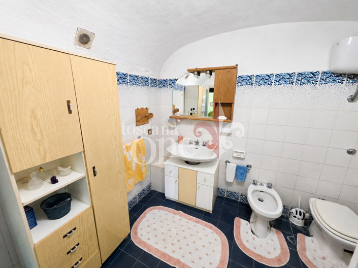 Image No.21-3 Bed House for sale