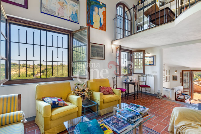 Image No.8-3 Bed House for sale