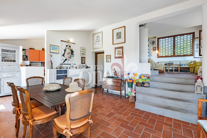 Image No.9-3 Bed House for sale