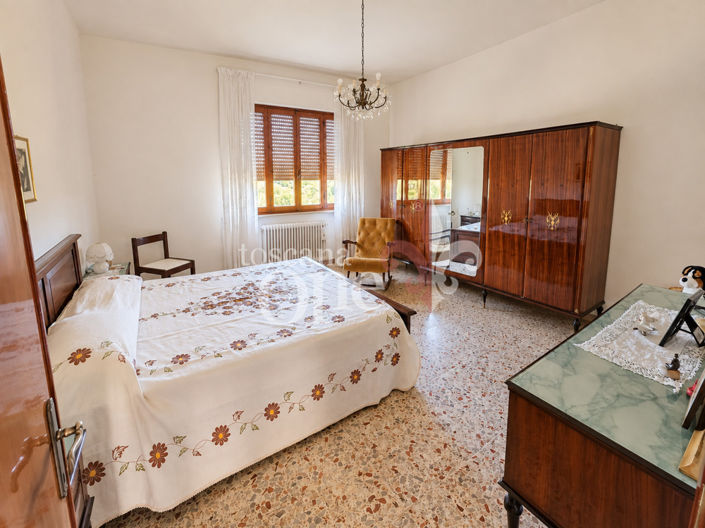 Image No.8-3 Bed House for sale