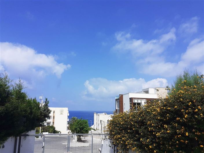 Image No.15-3 Bed House for sale