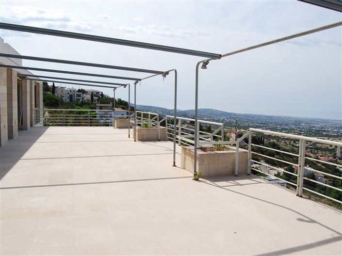 Image No.12-5 Bed House for sale