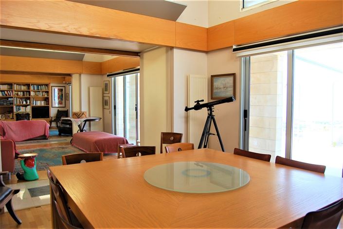 Image No.5-5 Bed House for sale