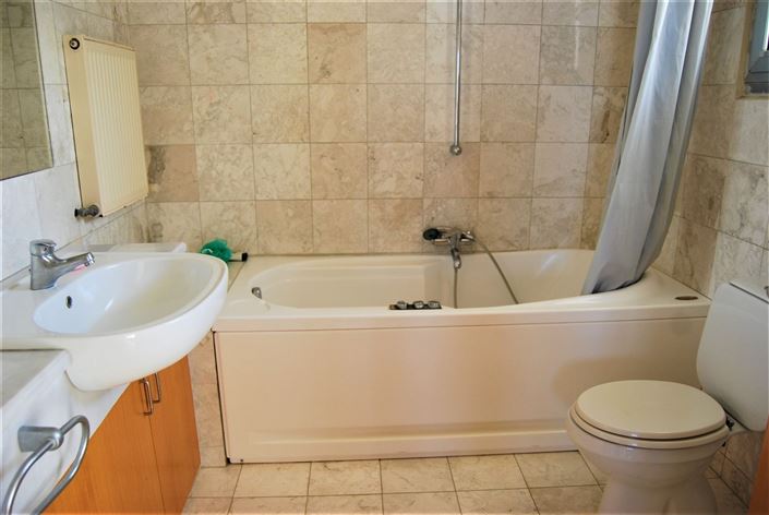 Image No.8-5 Bed House for sale