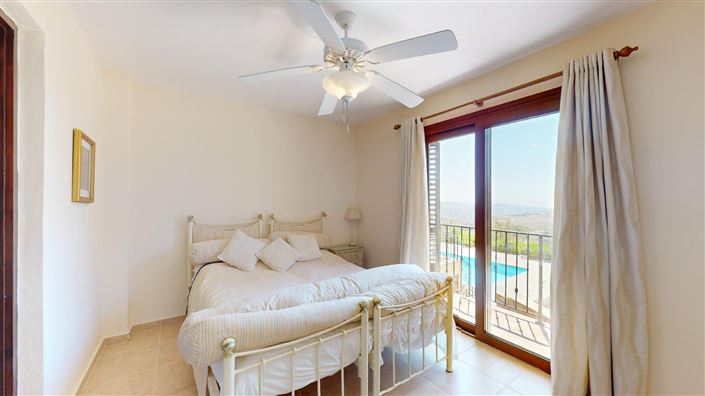 Image No.10-5 Bed House for sale