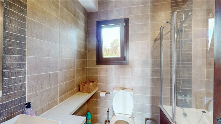 Image No.15-5 Bed House for sale