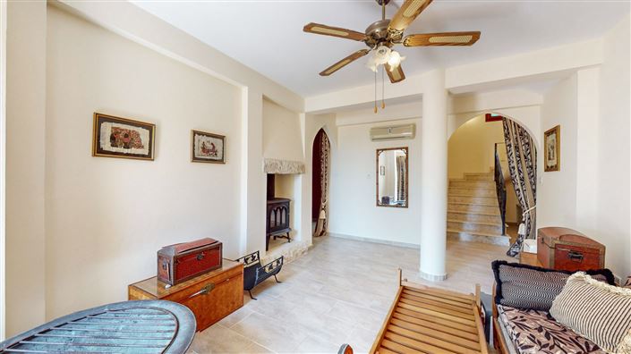 Image No.17-5 Bed House for sale