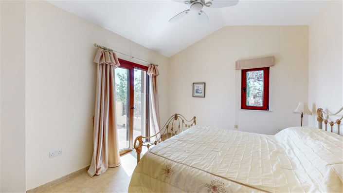 Image No.22-5 Bed House for sale