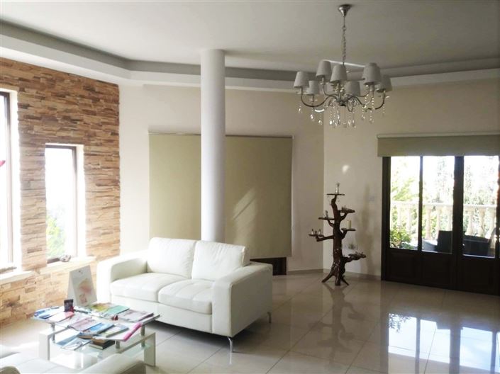 Image No.2-3 Bed House for sale