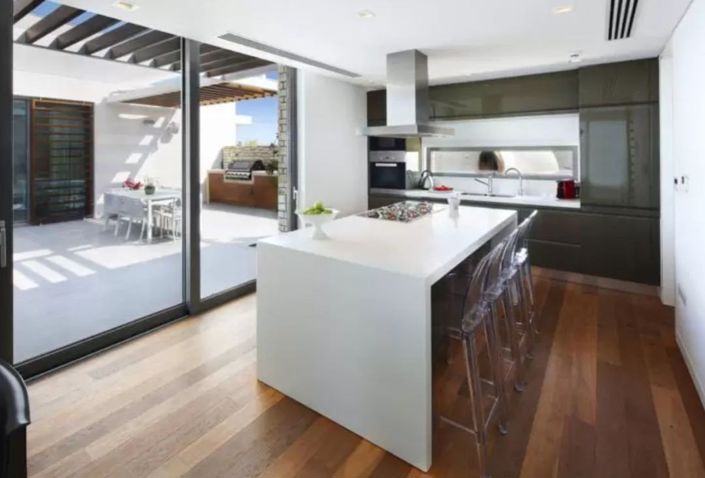 Image No.2-Maison de 4 chambres à vendre à Tsada