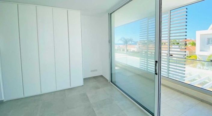 Image No.3-3 Bed House for sale