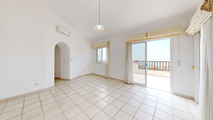 Image No.17-5 Bed House for sale