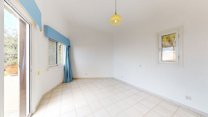 Image No.21-5 Bed House for sale