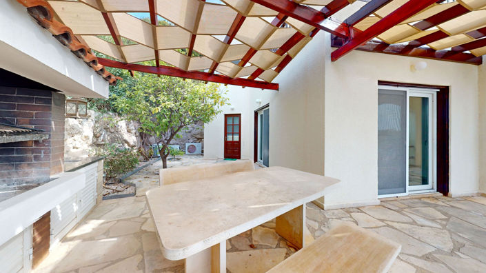 Image No.24-5 Bed House for sale