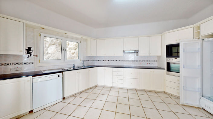 Image No.3-5 Bed House for sale