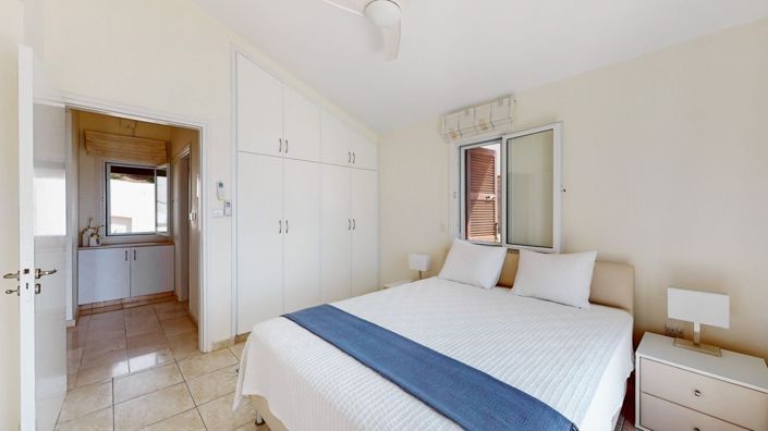 Image No.15-3 Bed House for sale