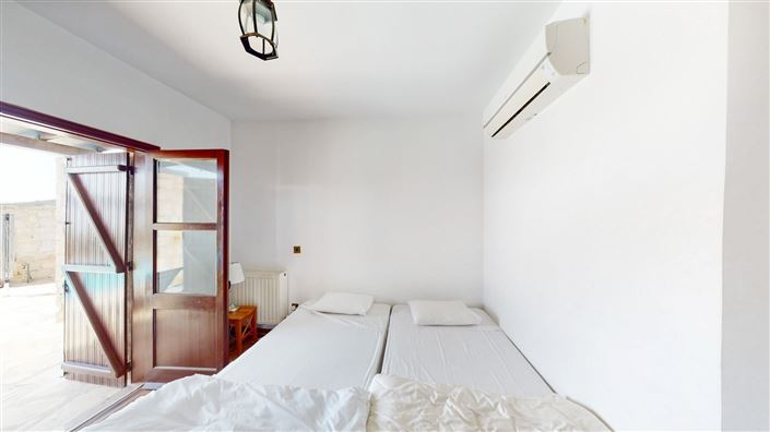 Image No.10-3 Bed House for sale