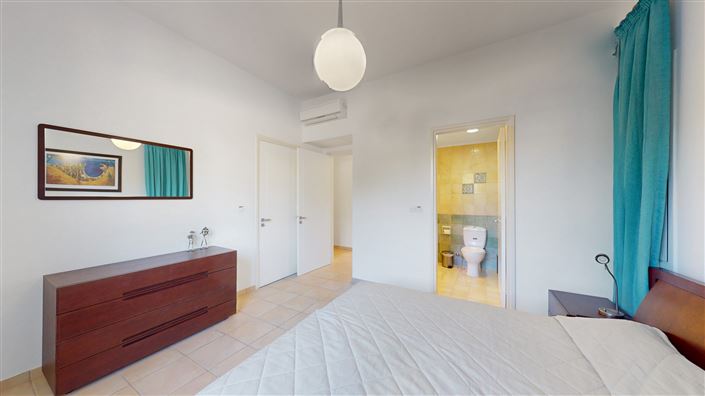 Image No.13-5 Bed House for sale