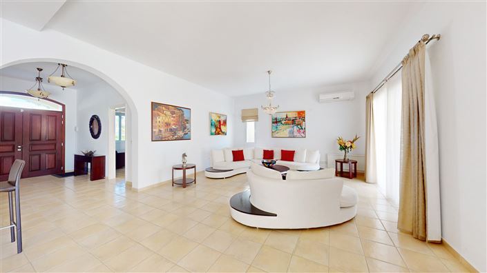 Image No.4-5 Bed House for sale