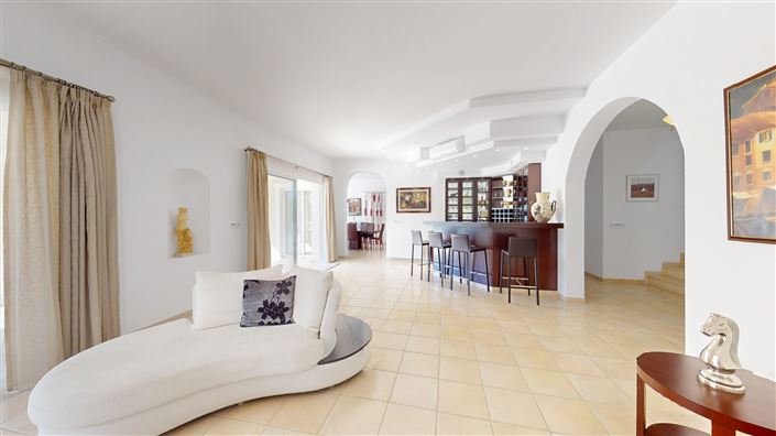 Image No.5-5 Bed House for sale