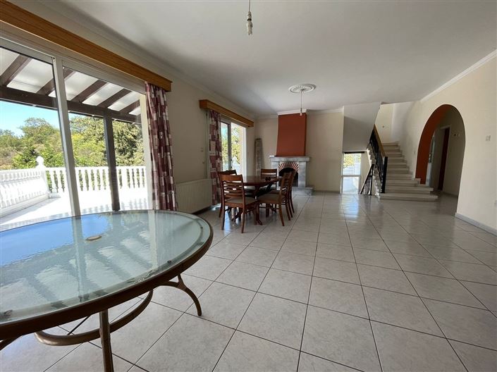 Image No.4-Maison de 3 chambres à vendre à Tsada